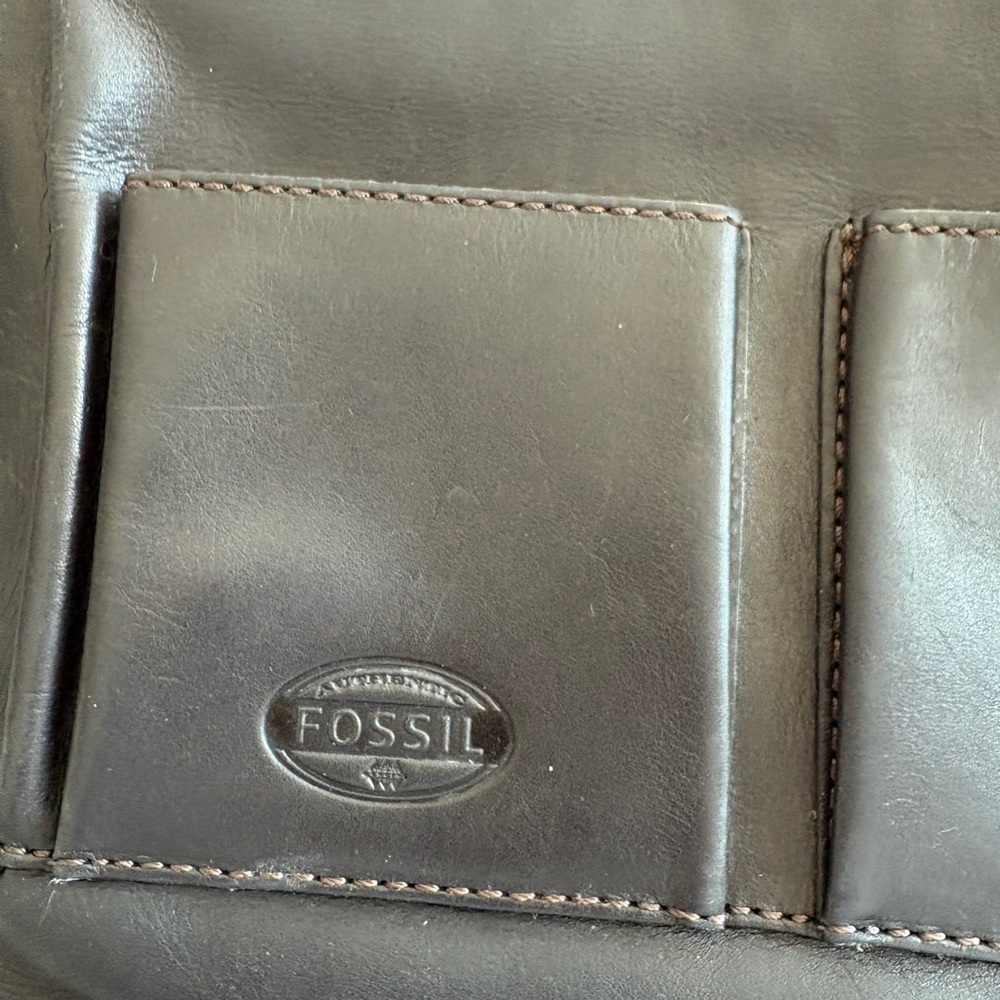 Fossil Vintage Sleek Black Leather Crossbody Bag - Picture 4 of 5